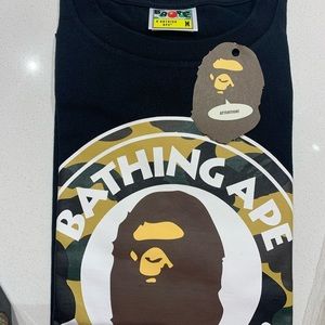 BAPE BUSY WORKS T-SHIRT SIZE MEDIUM  DS  (JAPAN) NEW